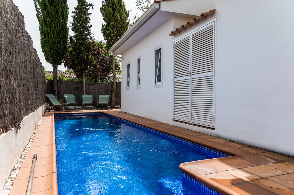 Alquiler de verano: Villa con piscina